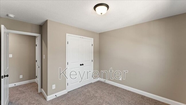 Building Photo - 3527 Lynn Ave