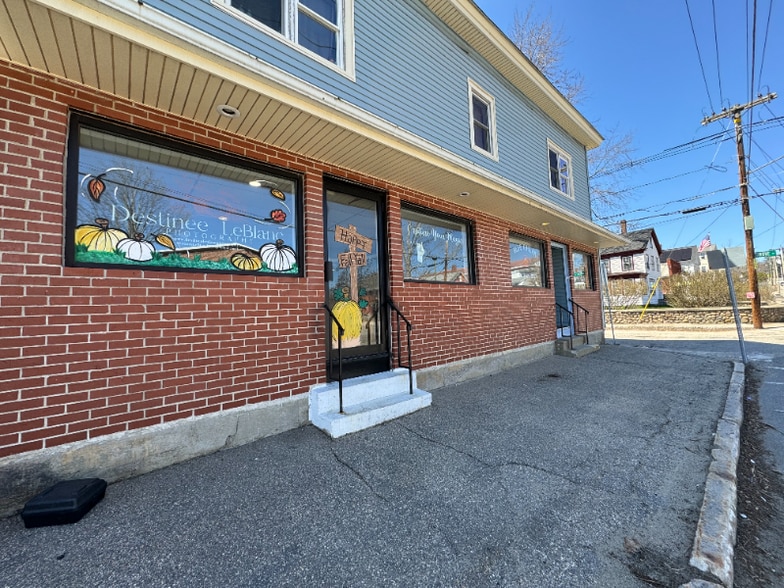 Building Photo - 510 Main St