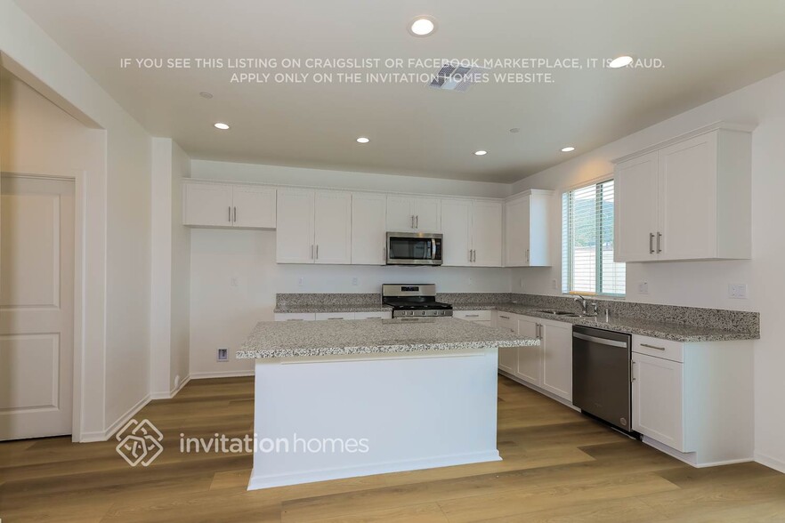 Building Photo - 27155 Goldstone Dr