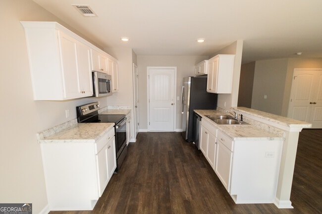 Building Photo - 208 Evans Ter