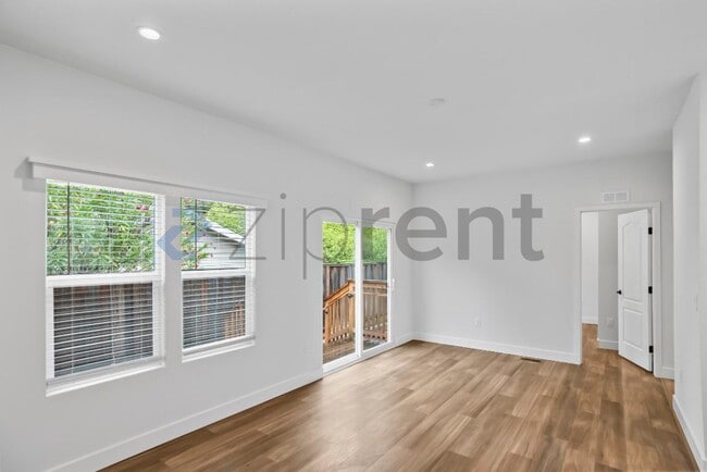 Building Photo - 10112 Westminster Ct