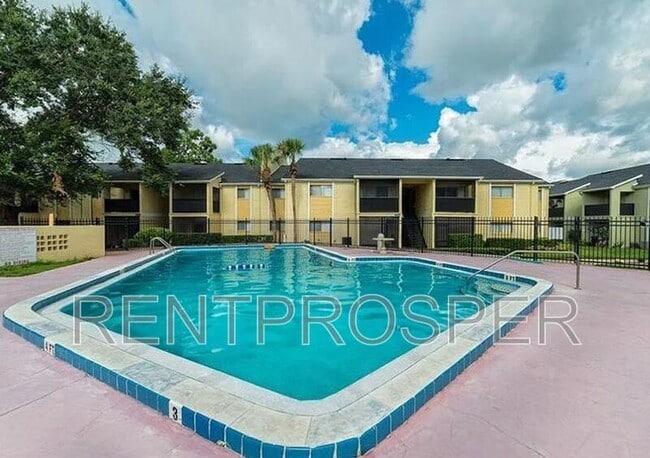 Building Photo - 938 N Lake Destiny Rd