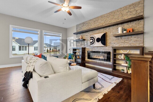 Building Photo - 16893 Madison Cir