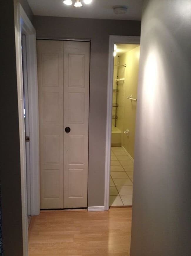 Building Photo - Lovely Apartment - 2 bedroom - 3rd floor