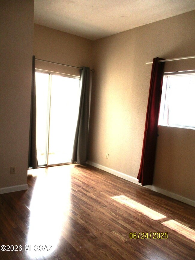 Building Photo - 8134 E Daniella Ln
