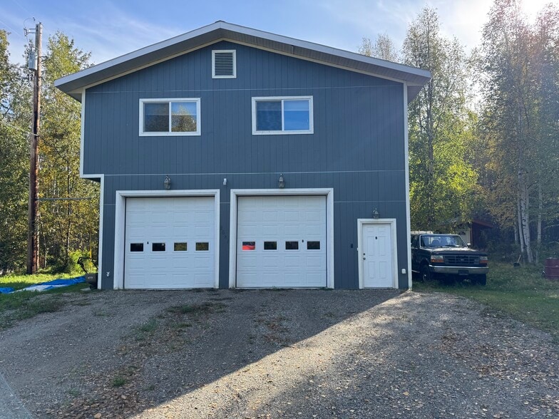 Primary Photo - 2681 Mockler Ave