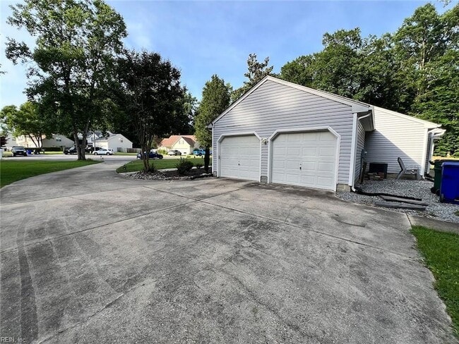 Building Photo - 120 Misty Ridge Ln
