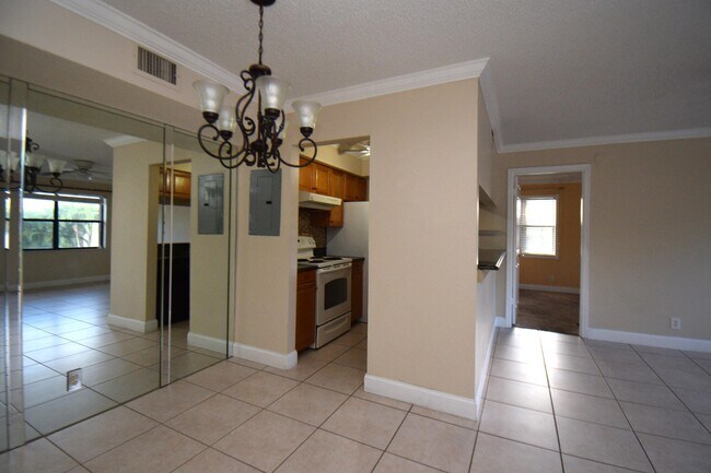 Building Photo - 7091 Golf Colony Ct