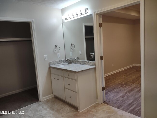 Building Photo - 206 Clark Farms Rd