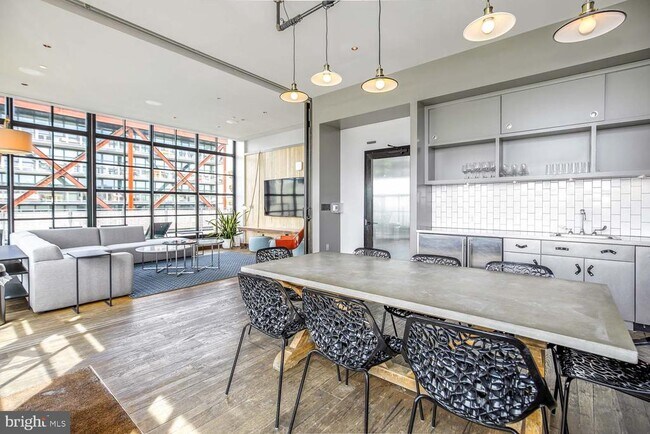 Building Photo - 2030 8th St NW