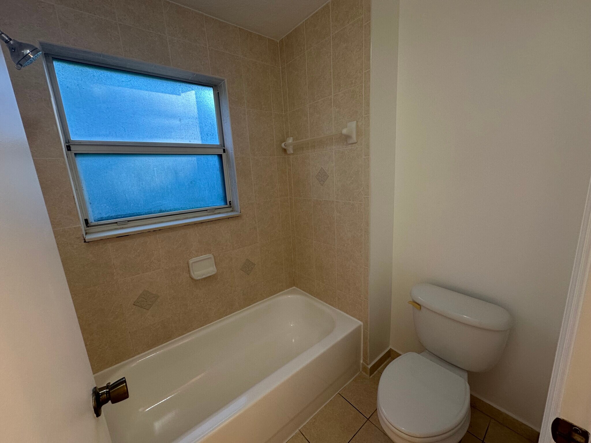 Building Photo - 1712 SE 31st Ct