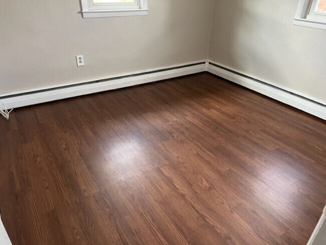 Building Photo - 361 Colonial Rd