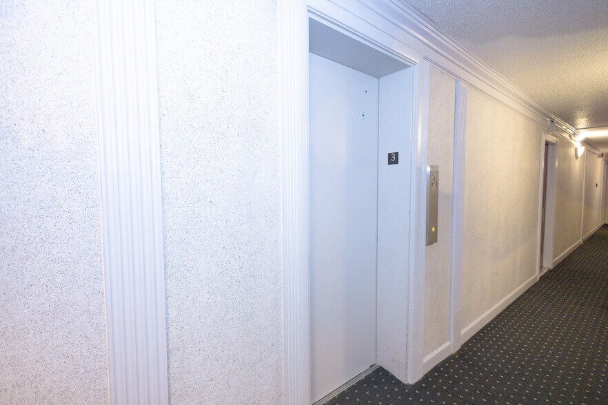 Building Photo - 930 Beau Dr