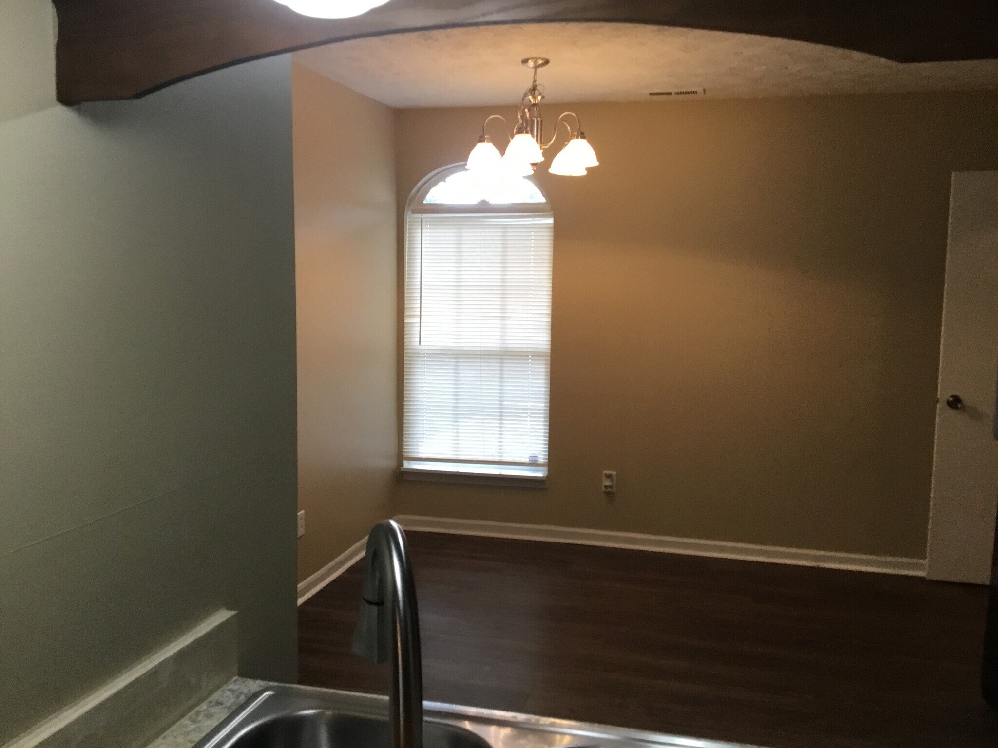 Building Photo - 2040 Theodore Dr