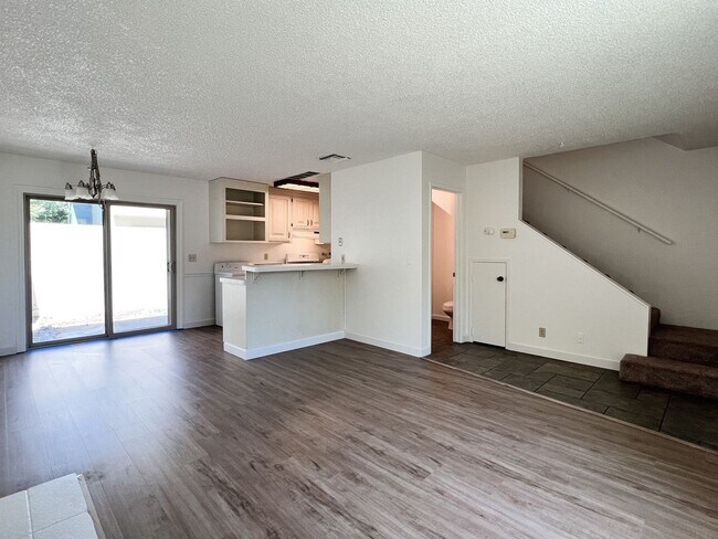 Building Photo - Two Bedroom Napa Condo
