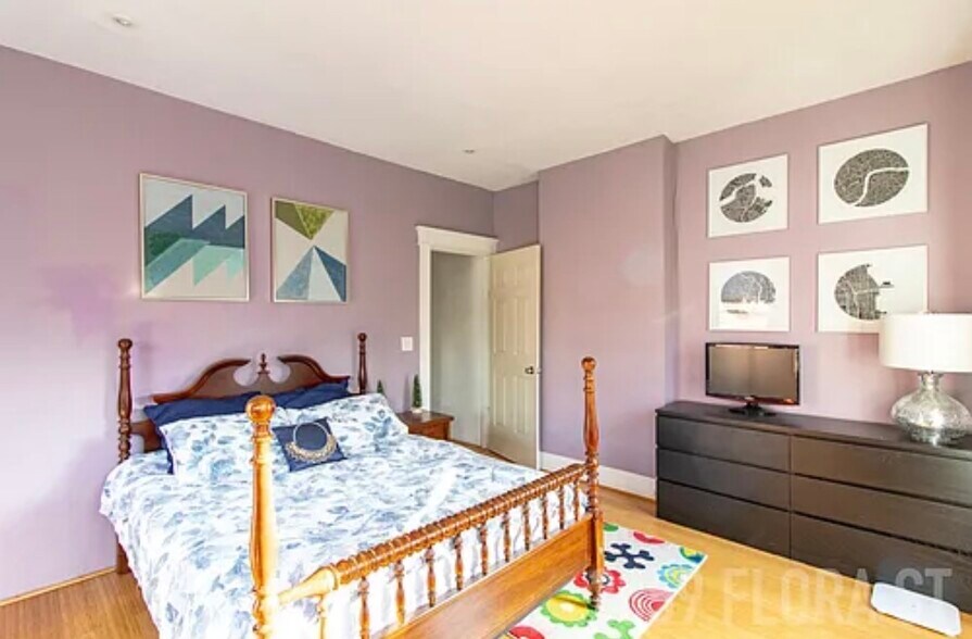 Bedroom - 2359 Flora St