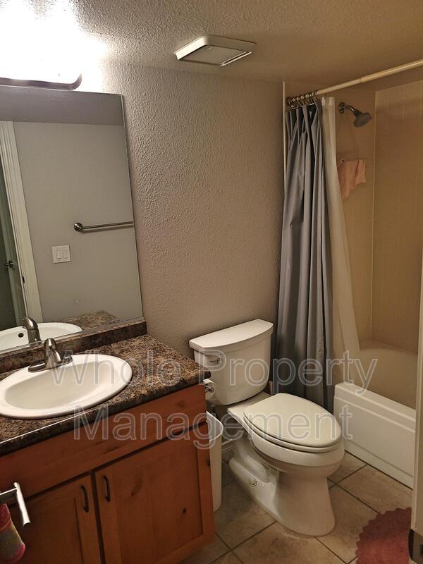 Building Photo - 434 Emerson St