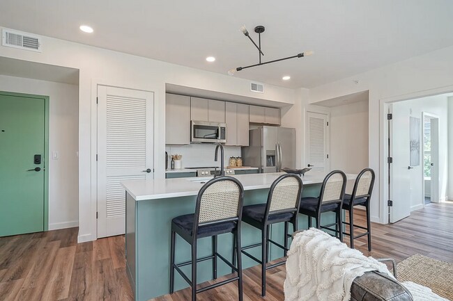 Building Photo - 1301 Bainbridge St