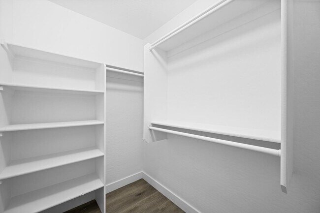 Building Photo - 22994 W Solano Dr