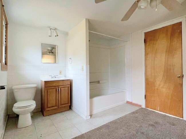 Building Photo - One Bedroom House with basement