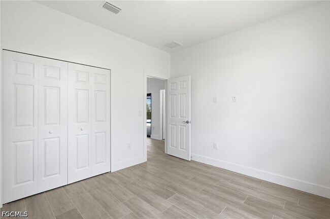 Building Photo - 1431 NW 17th Ave