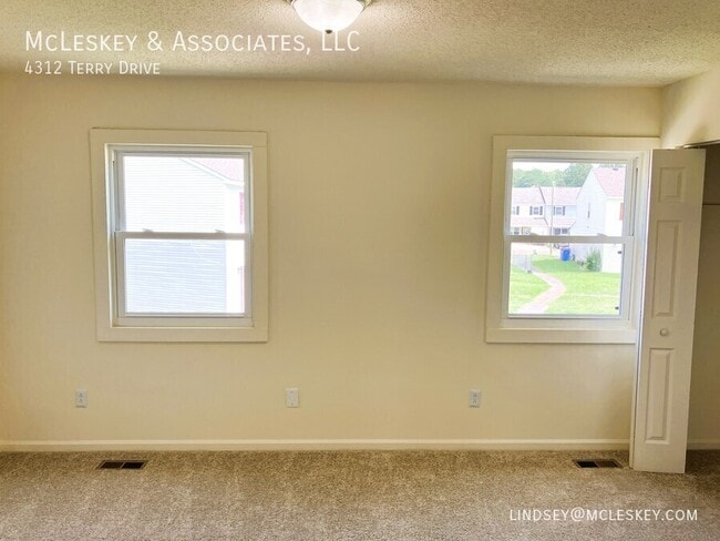 Building Photo - 4312 Terry Dr