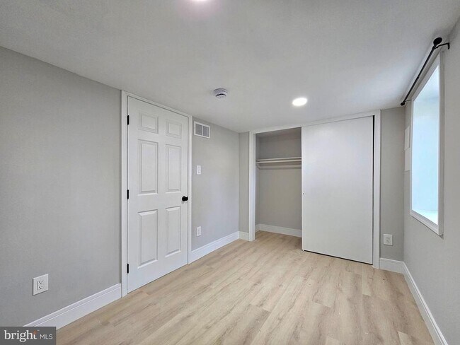 Building Photo - 2115 N Harrison St