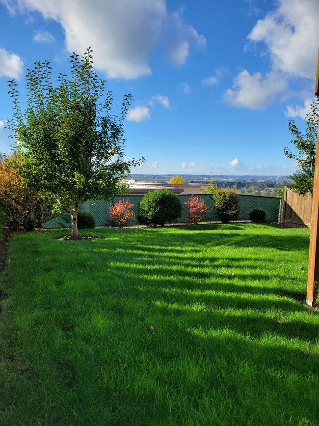 Building Photo - Suburban Serenity Nestled in the Heart of Lake Stevens