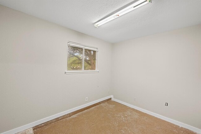 Building Photo - 4820 Marblehead Dr