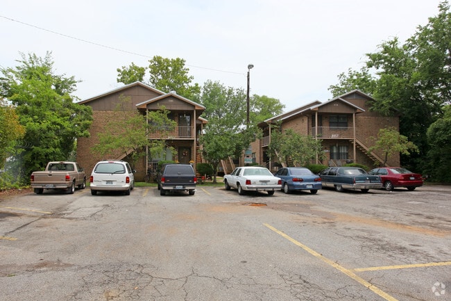 Primary Photo - Show Place Apartments
