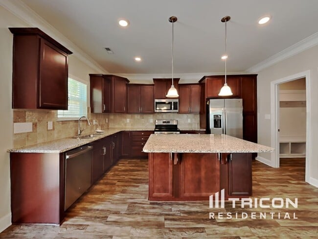 Building Photo - 217 Cliffview Dr