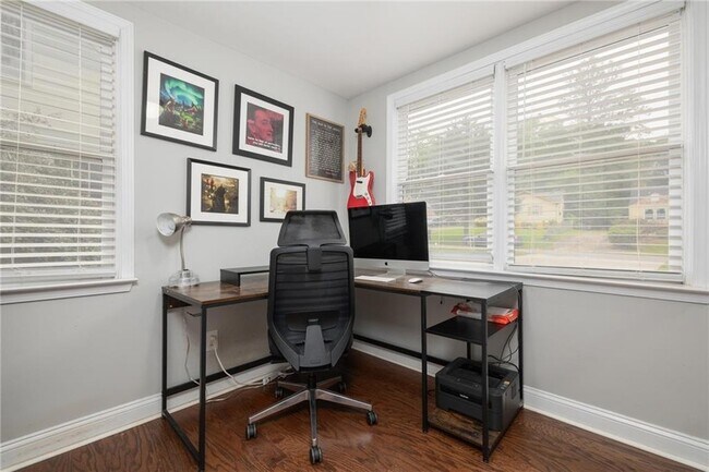 Building Photo - 365 S Howard St SE