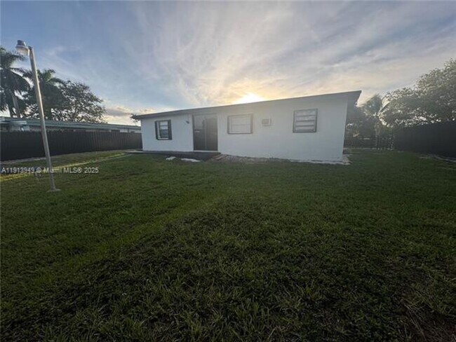 Building Photo - 29523 SW 144th Ct