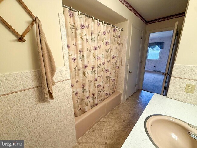 Building Photo - 25 Homestead Dr