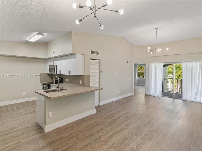 Building Photo - 155 NW 96th Terrace