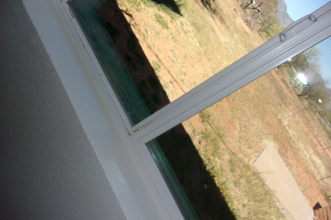 Building Photo - Great views on one acre.