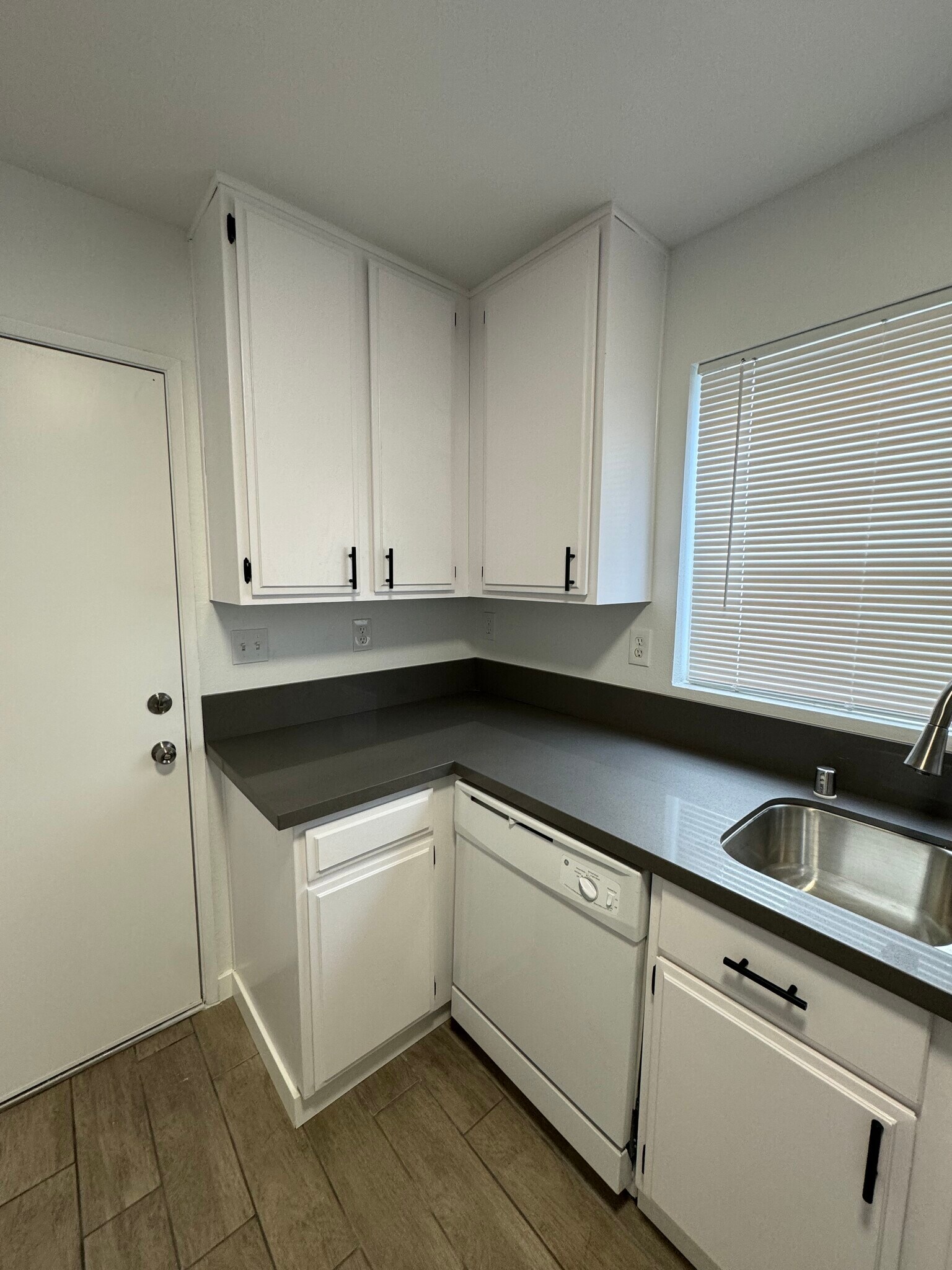 Building Photo - 366 Samsara Ct
