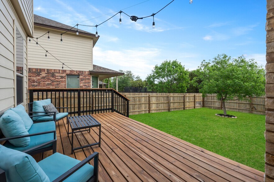 Building Photo - 5221 Cicero Dr