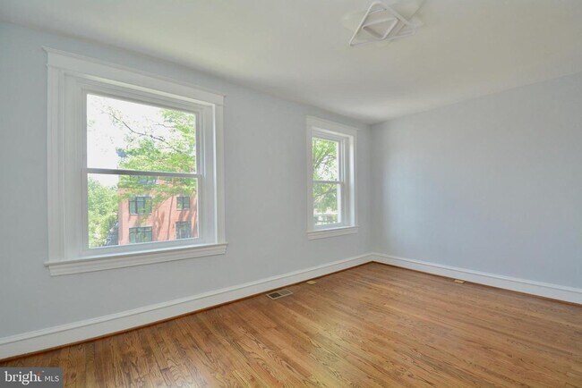 Building Photo - 1724 2nd St NW