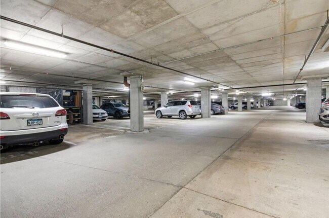 Building Photo - Gorgeous "Reflections" Condo w/ Panoramic Views, Light Rail Station, walk to Mall of America!