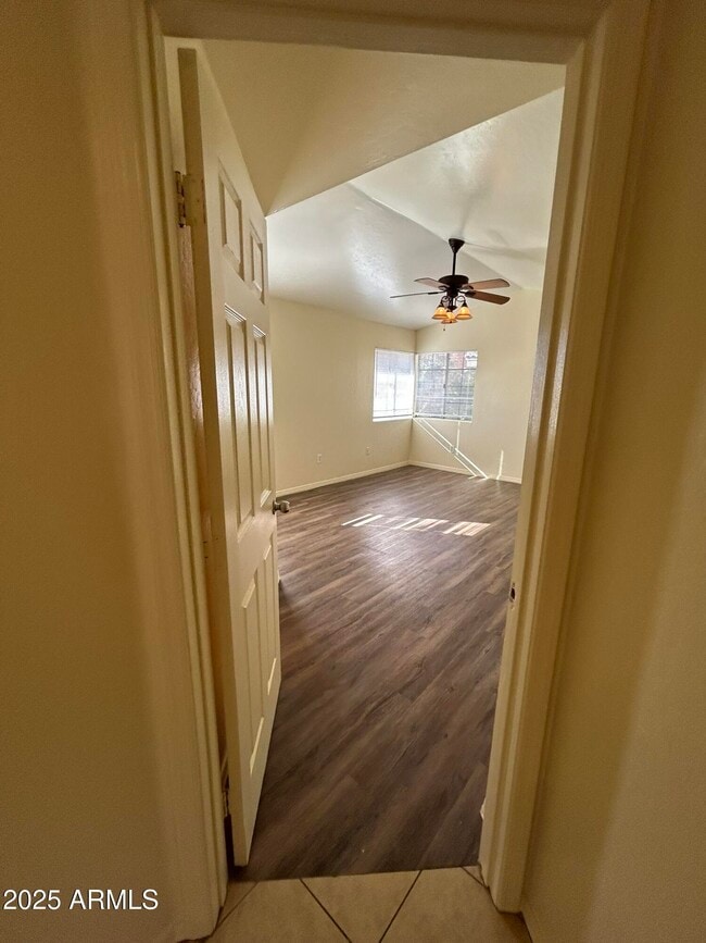 Building Photo - 1433 E Park Ave