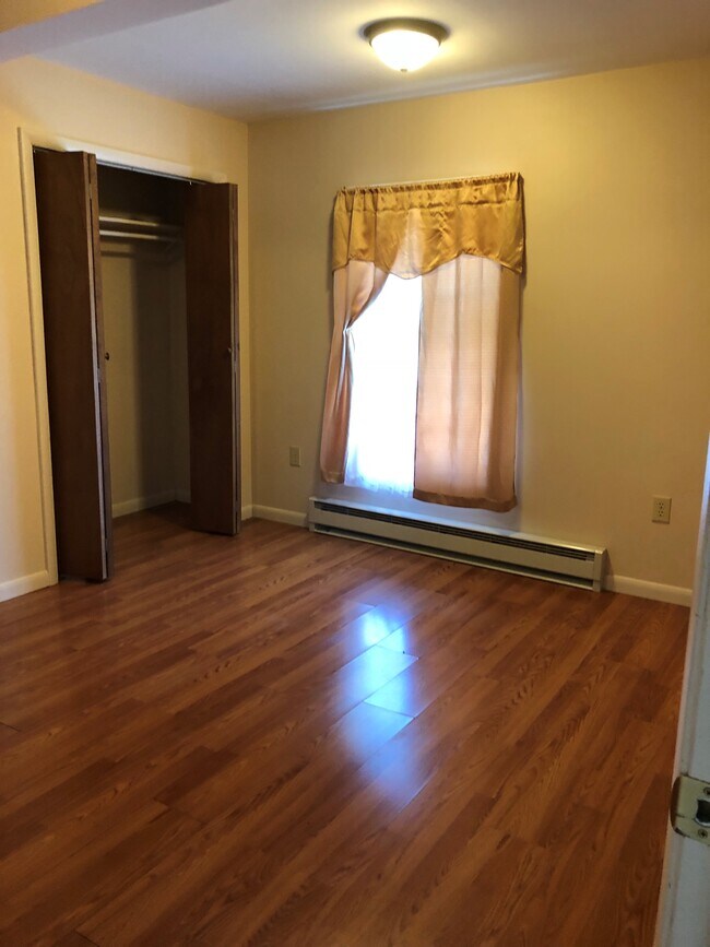 Building Photo - 15 LLC-65 Sailly Avenue