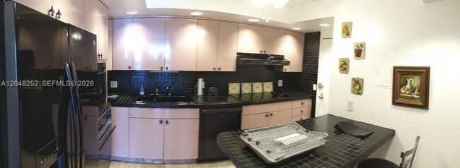 Building Photo - 2101 S Ocean Dr