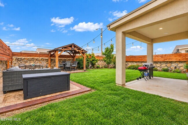 Building Photo - 14525 Juan Diego Dr