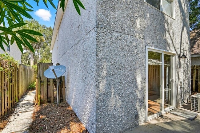 Building Photo - 421 Atlantic Dr