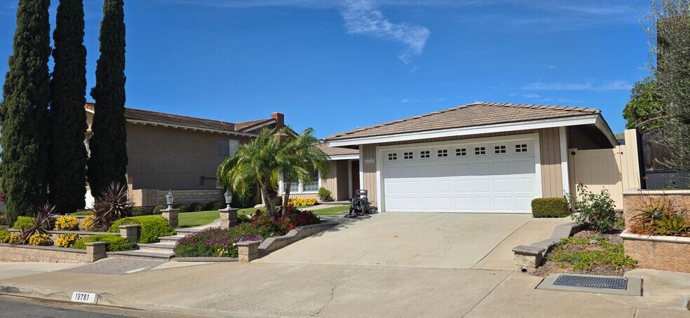 Building Photo - 19781 Venecia Ln