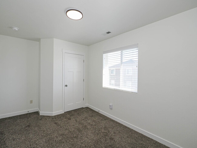 Building Photo - 14436 S Ferndale Way