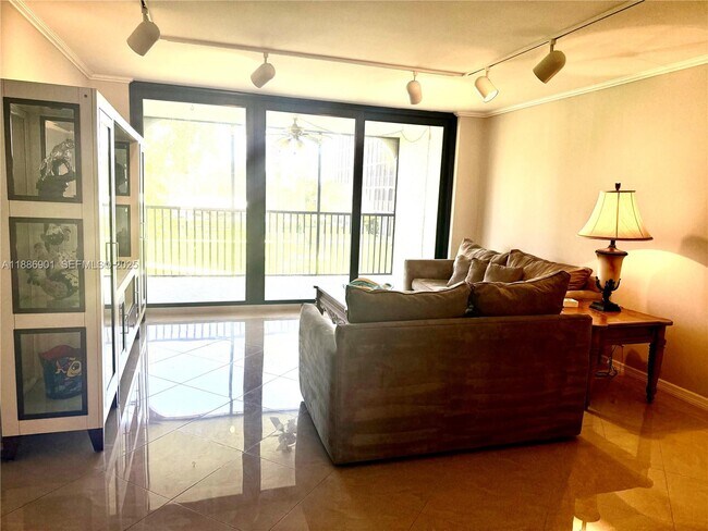 Building Photo - 1627 Riverview Rd