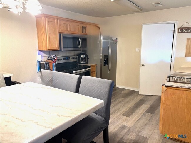 Building Photo - 210 Janelle Dr