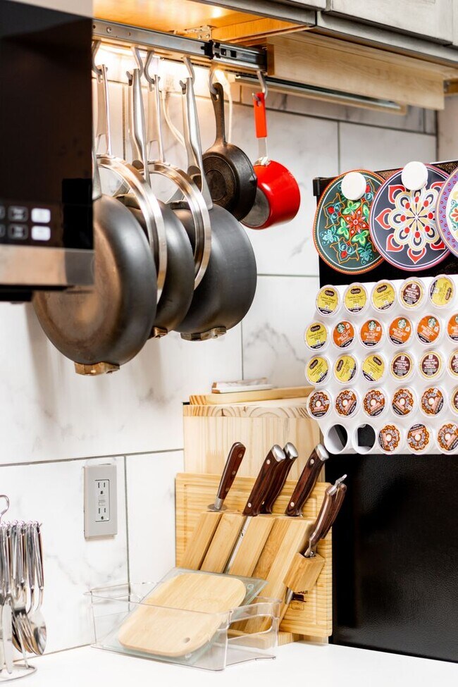 Building Photo - Fully Furnished Downtown Carlisle Townhouse with Fenced Yard and Off Street Parking